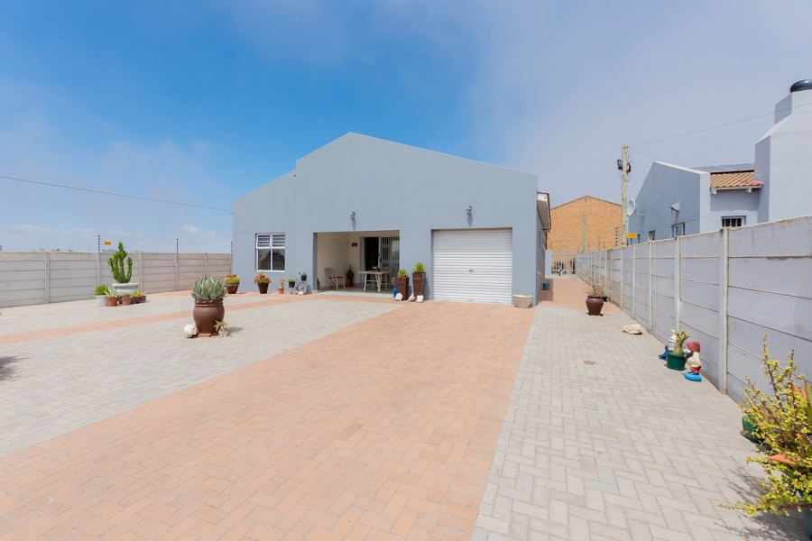 3 Bedroom Property for Sale in Laaiplek Western Cape